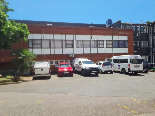 750  m² Office Space