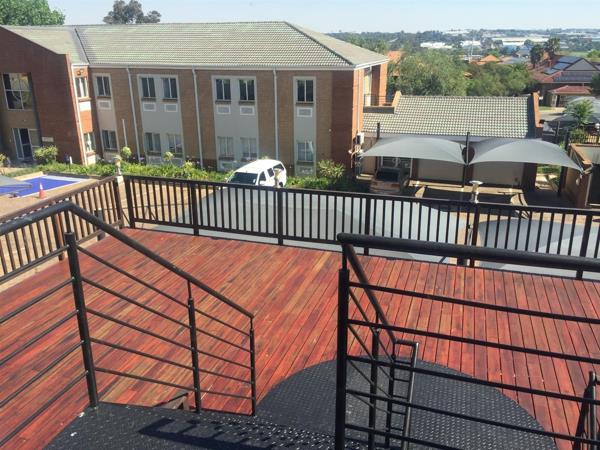 261  m² Commercial space