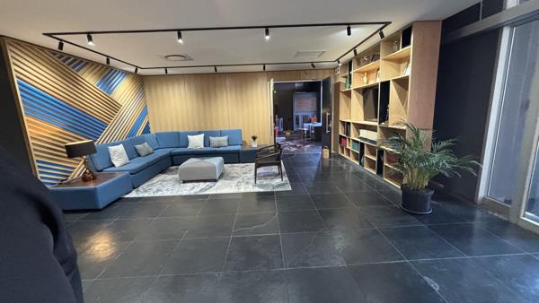 2 500 m² Commercial space