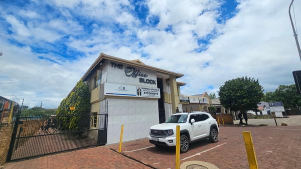 1 400  m² Commercial space