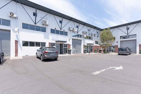 144  m² Commercial space