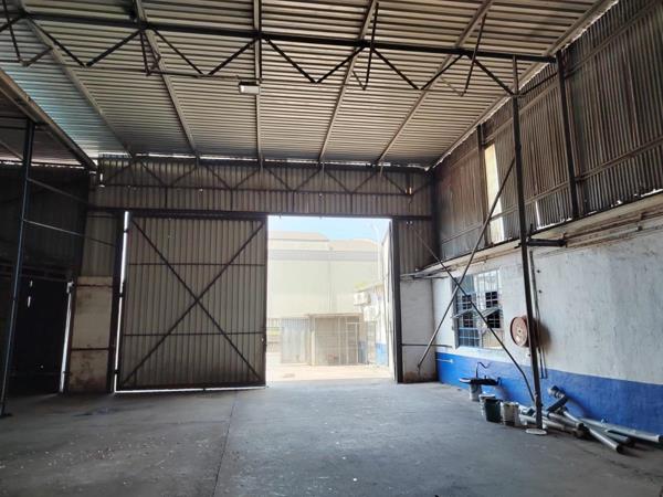 1 220  m² Industrial space