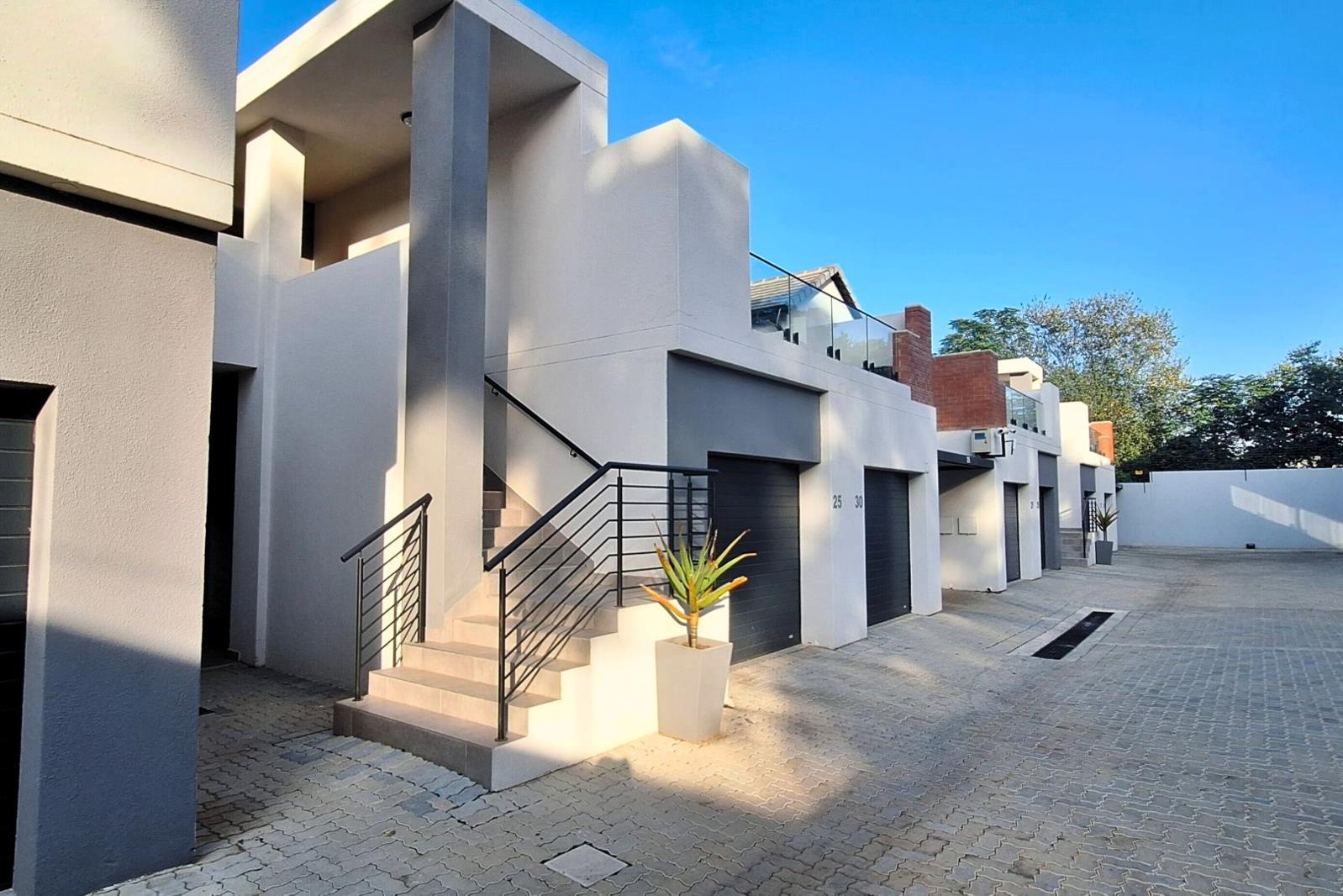 2 Bedroom Apartment in Bryanston