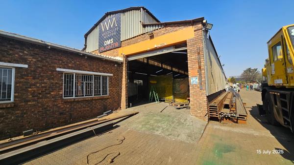 1 800  m² Industrial space