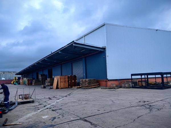 13 500  m² Industrial space