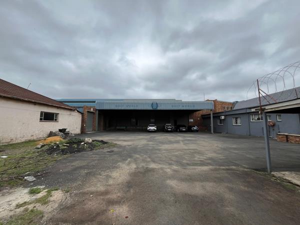 1 800  m² Industrial space