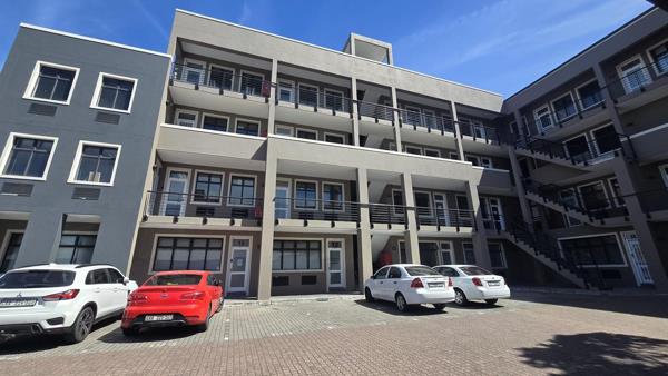 303  m² Commercial space