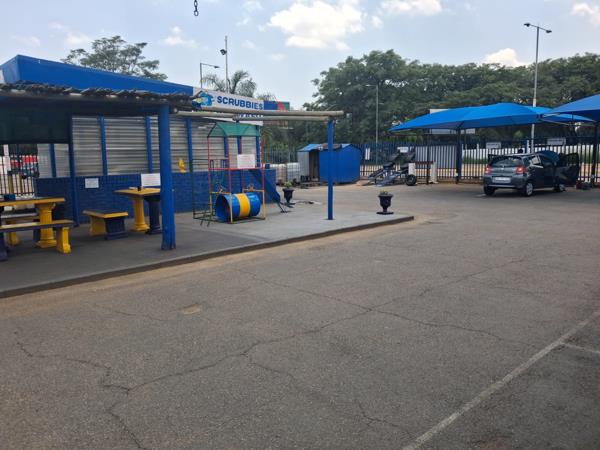 800  m² Commercial space