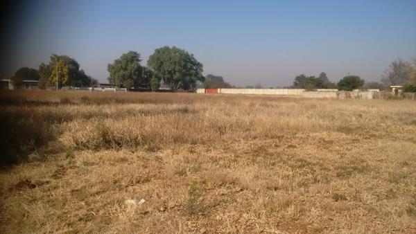 9 786 m² Land