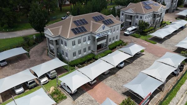 574  m² Commercial space