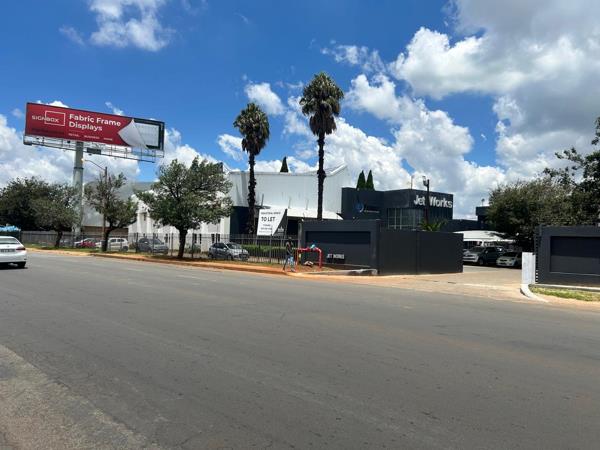 130  m² Commercial space