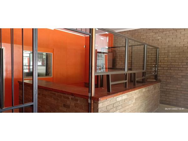 100  m² Retail Space