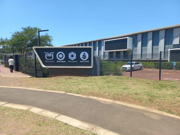 7 400  m² Industrial space