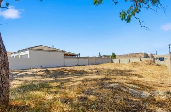 495 m² Land