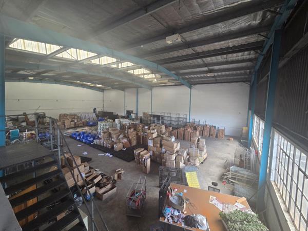 911  m² Industrial space