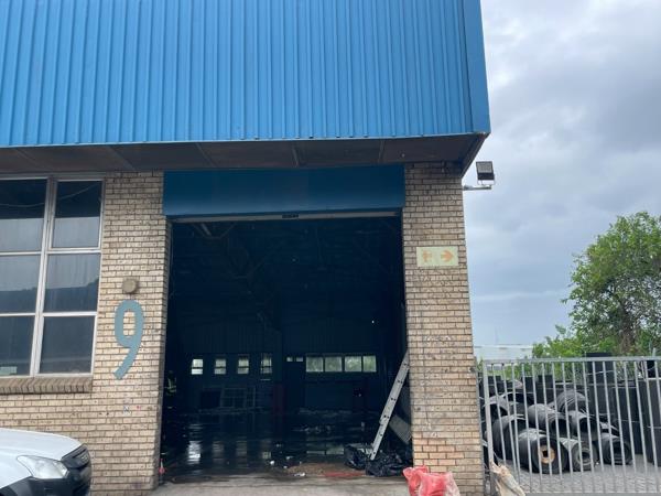 198  m² Commercial space