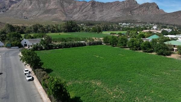 4 412 m² Land