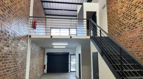 137  m² Commercial space