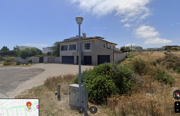 768 m² Land