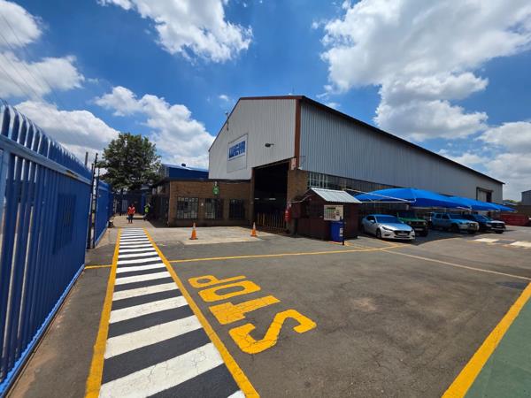 1 800  m² Industrial space