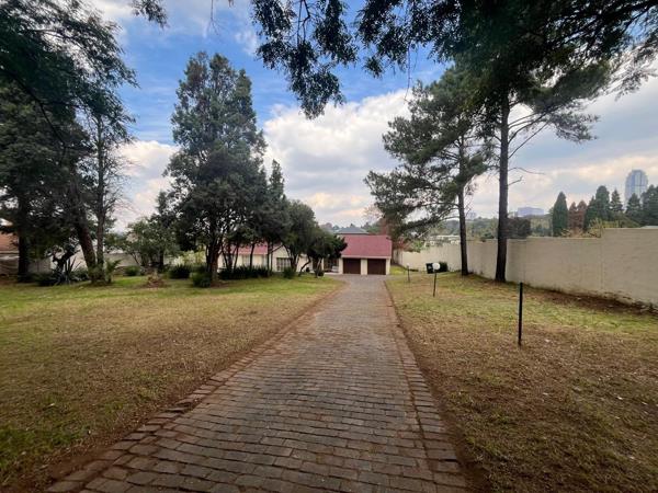 2 200 m² Land