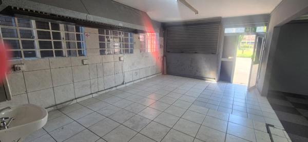 65  m² Retail Space