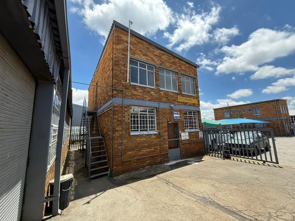 443  m² Industrial space