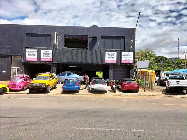 713  m² Commercial space