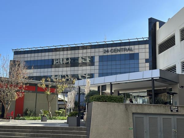 1 036 m² Commercial space