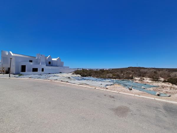 523 m² Land