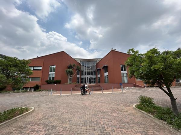 451  m² Office Space