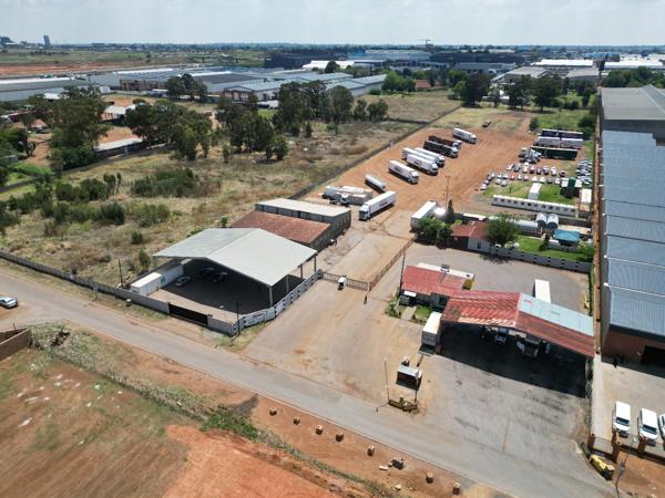 2 000  m² Industrial space