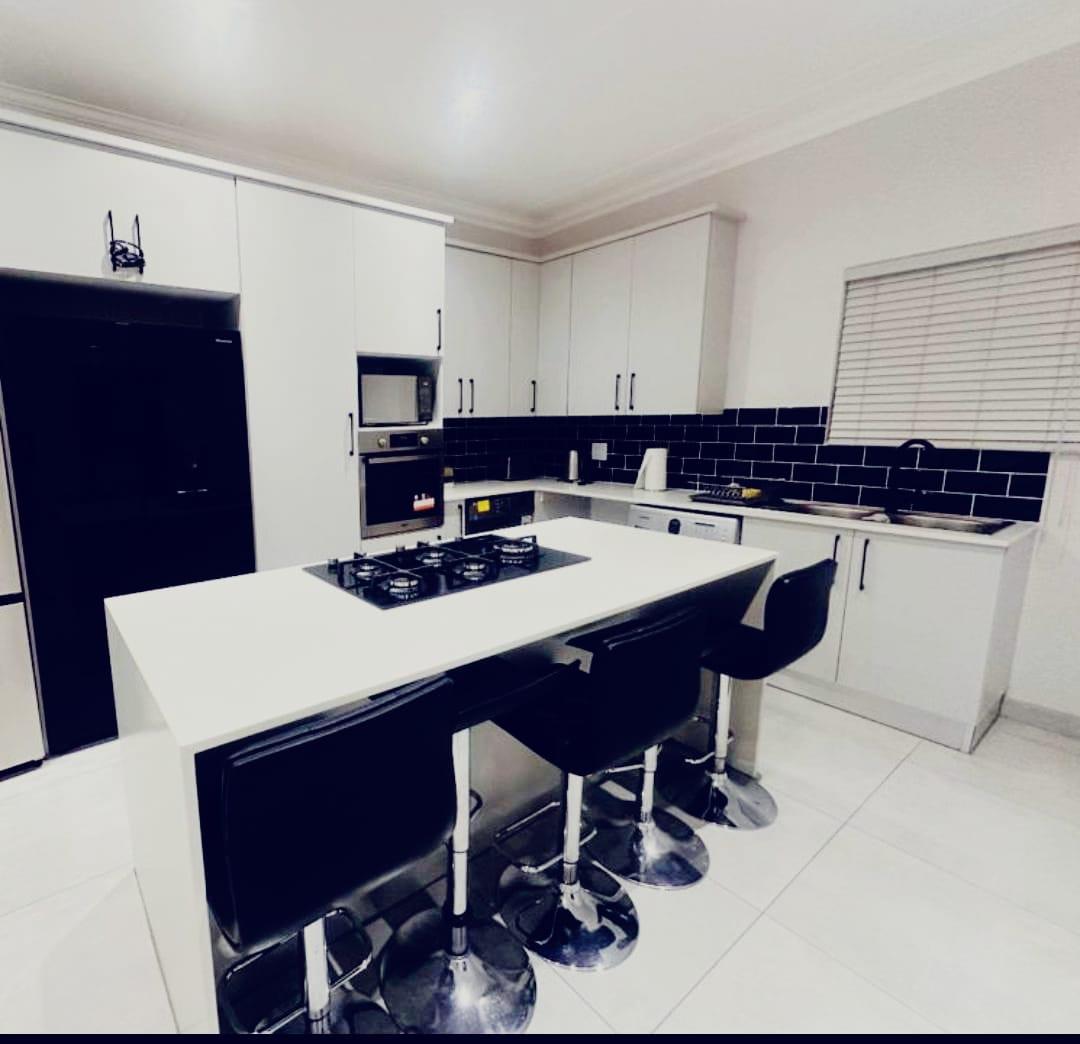 2 Bedroom Apartment in Bryanston