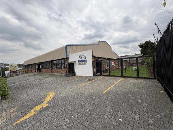 2 100  m² Industrial space