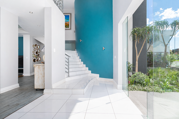 6 Bedroom HouseNewmark Estate - More