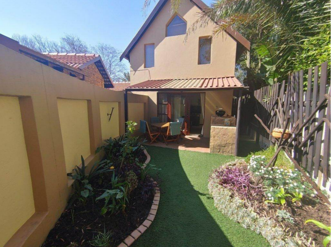 1 Bedroom Garden Cottage in Bromhof