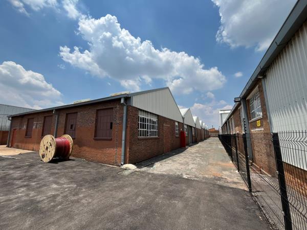 1 400 m² Industrial space
