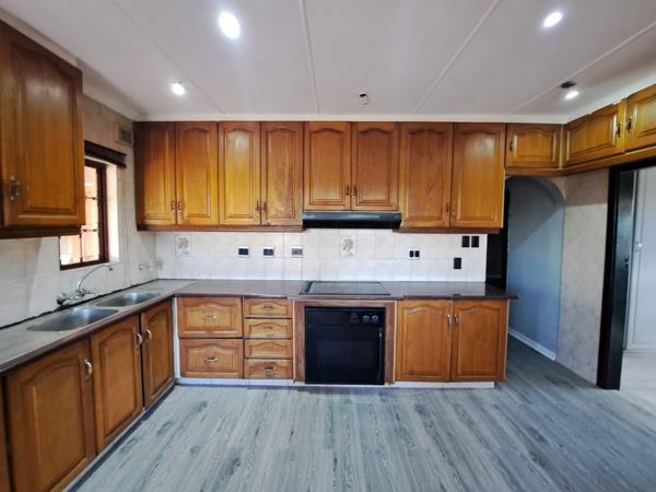 6 Bedroom House