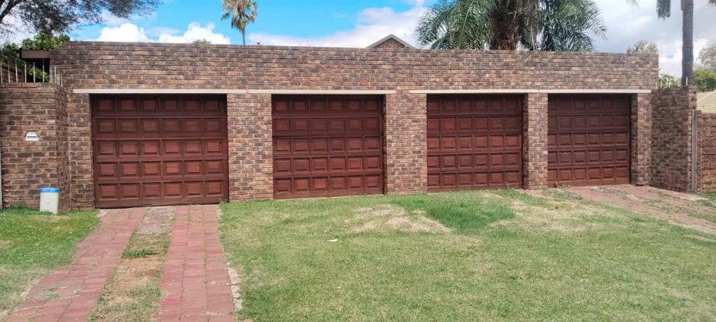 5 Bedroom House