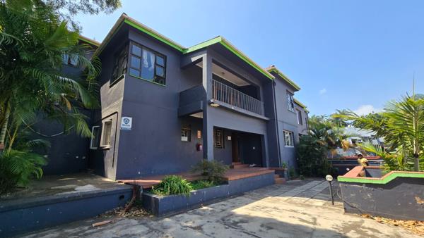 883 m² Commercial space