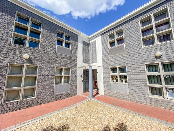 80  m² Commercial space