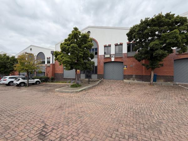 648  m² Industrial space