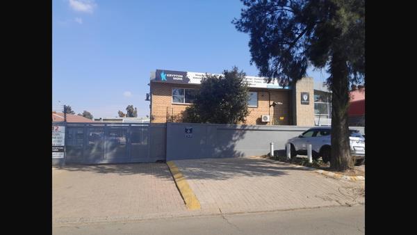 800  m² Office Space