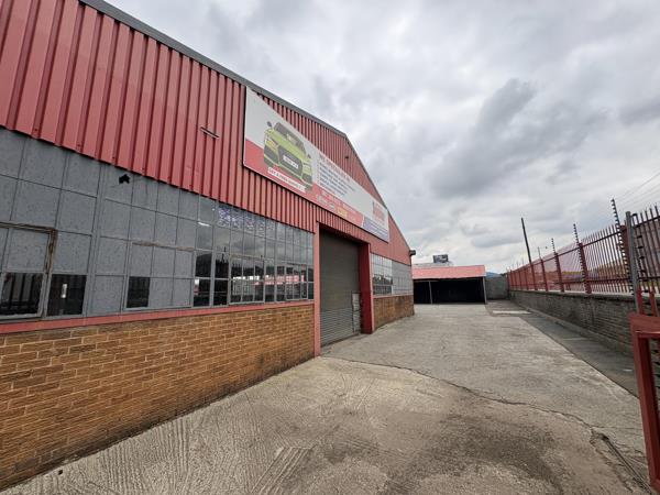 1 200  m² Industrial space