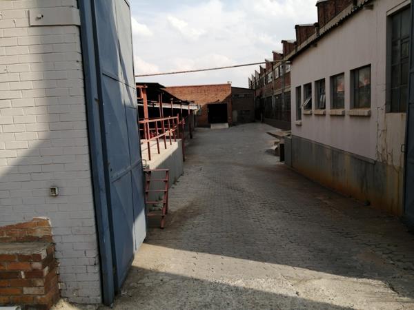 5 500  m² Commercial space