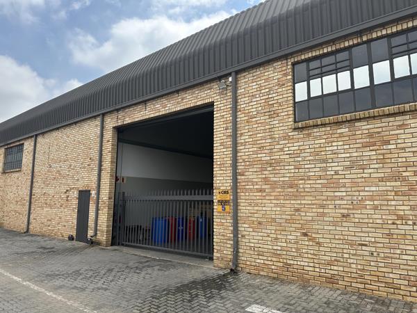744  m² Industrial space
