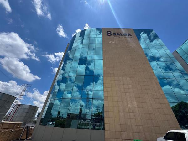 593  m² Office Space