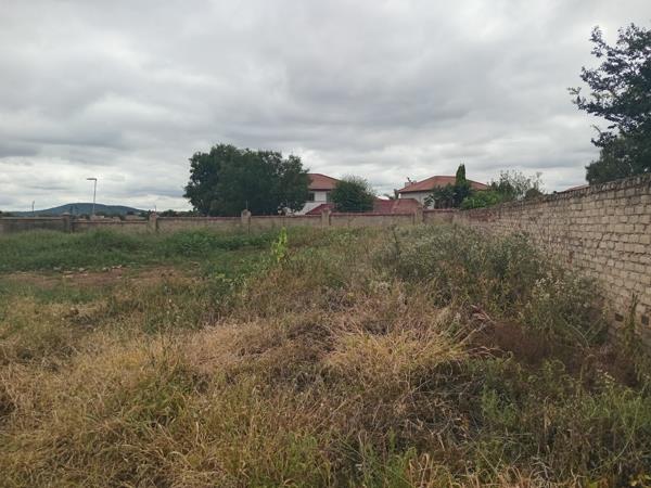 873 m² Land