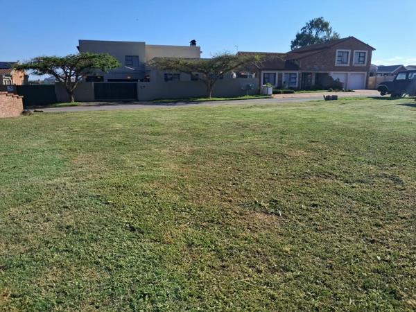 600 m² Land