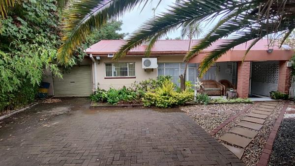 1 153  m² Office Space